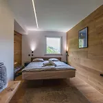 Luxury Mountain With Private Sauna And Underground Parking *