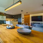 Luxury Mountain With Private Sauna And Underground Parking