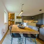 Luxury Mountain With Private Sauna And Underground Parking Lejlighed *