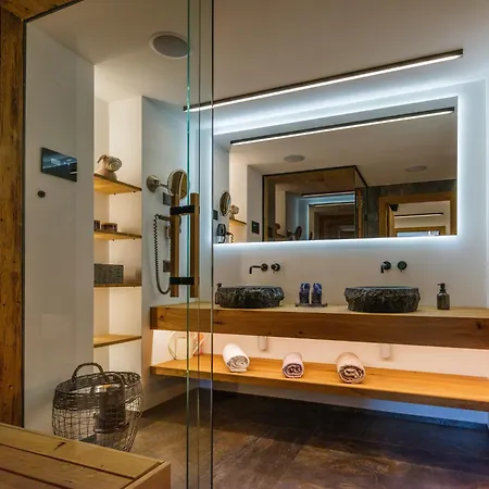Luxury Mountain With Private Sauna And Underground Parking Apartment *
