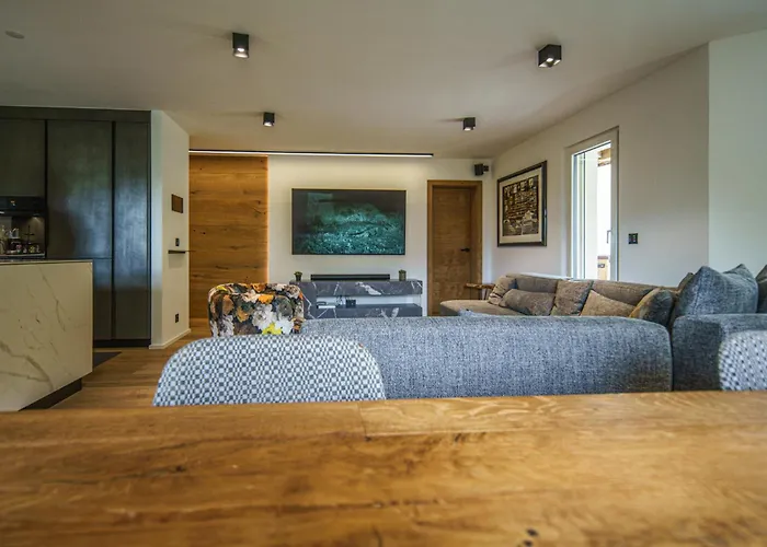 Luxury Mountain With Private Sauna And Underground Parking 圣莫里茨