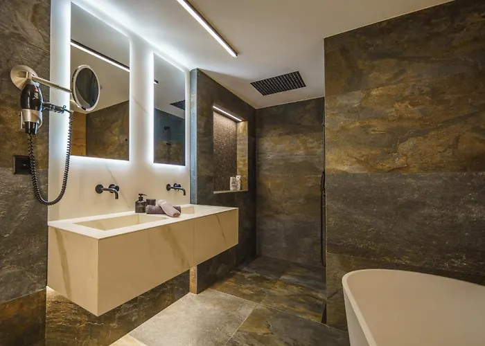 Luxury Mountain With Private Sauna And Underground Parking 圣莫里茨