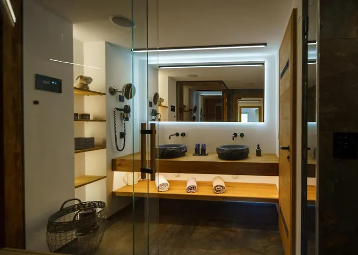 Luxury Mountain With Private Sauna And Underground Parking *